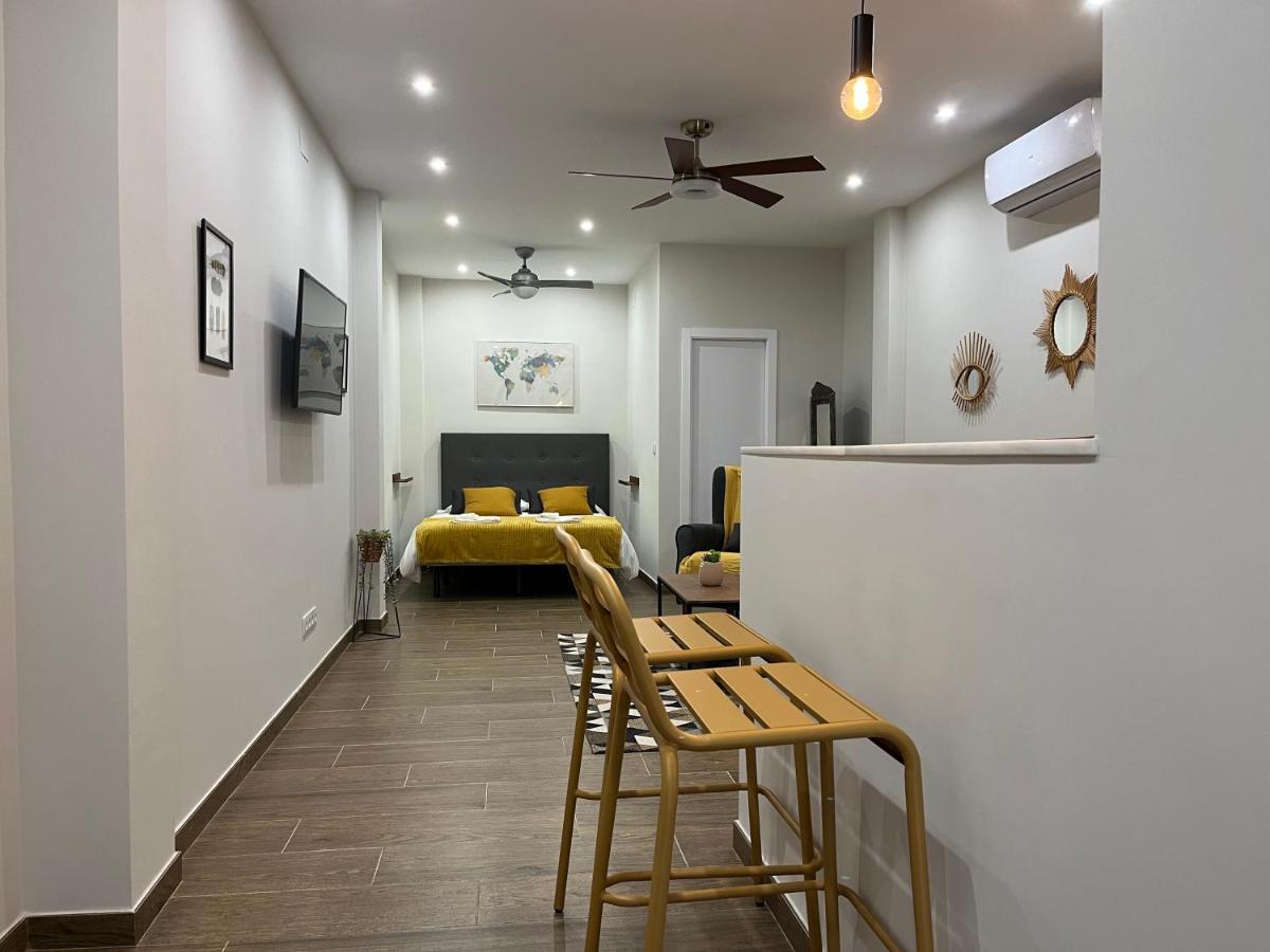 Acogedor Apartamento En La Buhaira Севиля Екстериор снимка